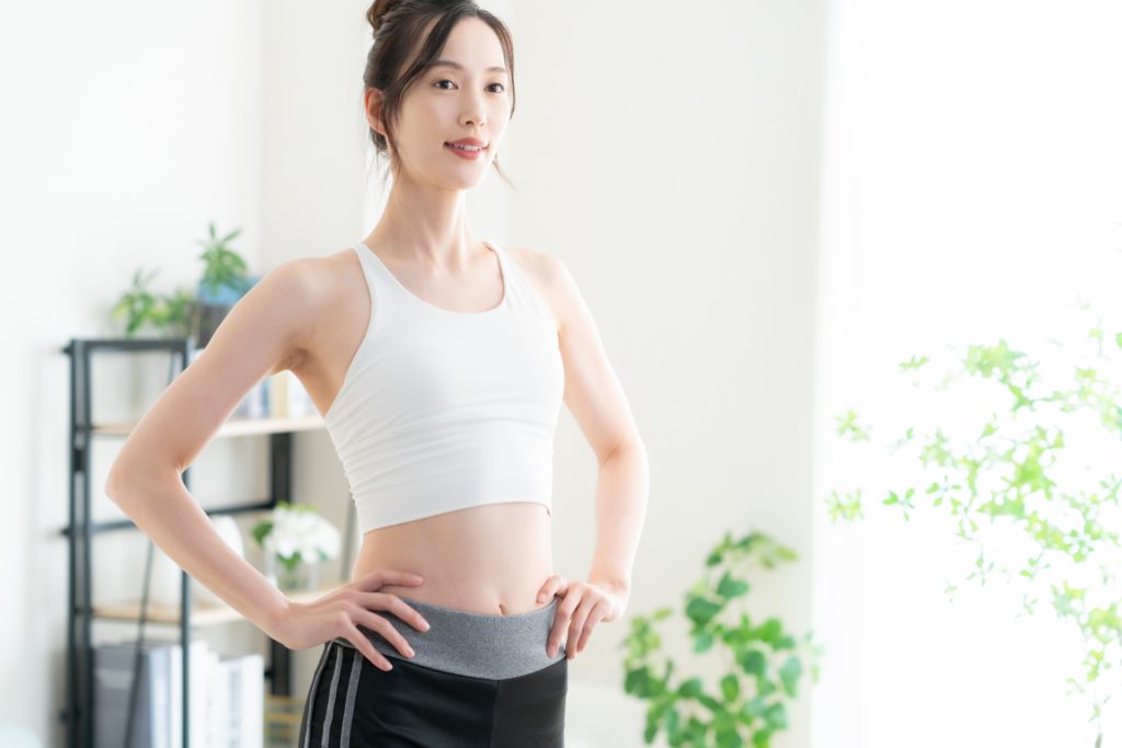 骨盤を左右にスライドストレッチ